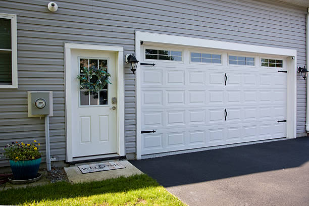 24/7 Emergency Garage Door Panel Replacement experts in Steuben County County, NY